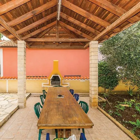 Holiday home Haus Elica *